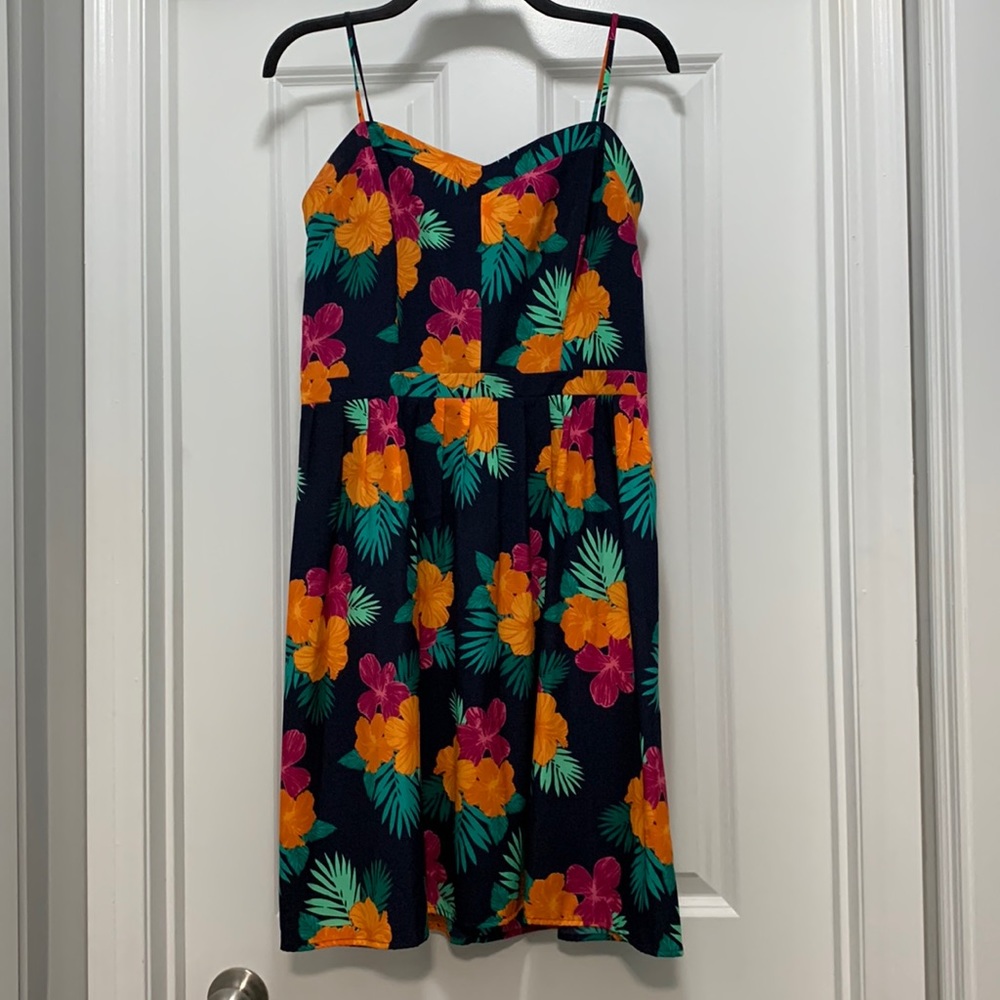 Size 8 Gap hibiscus floral dress